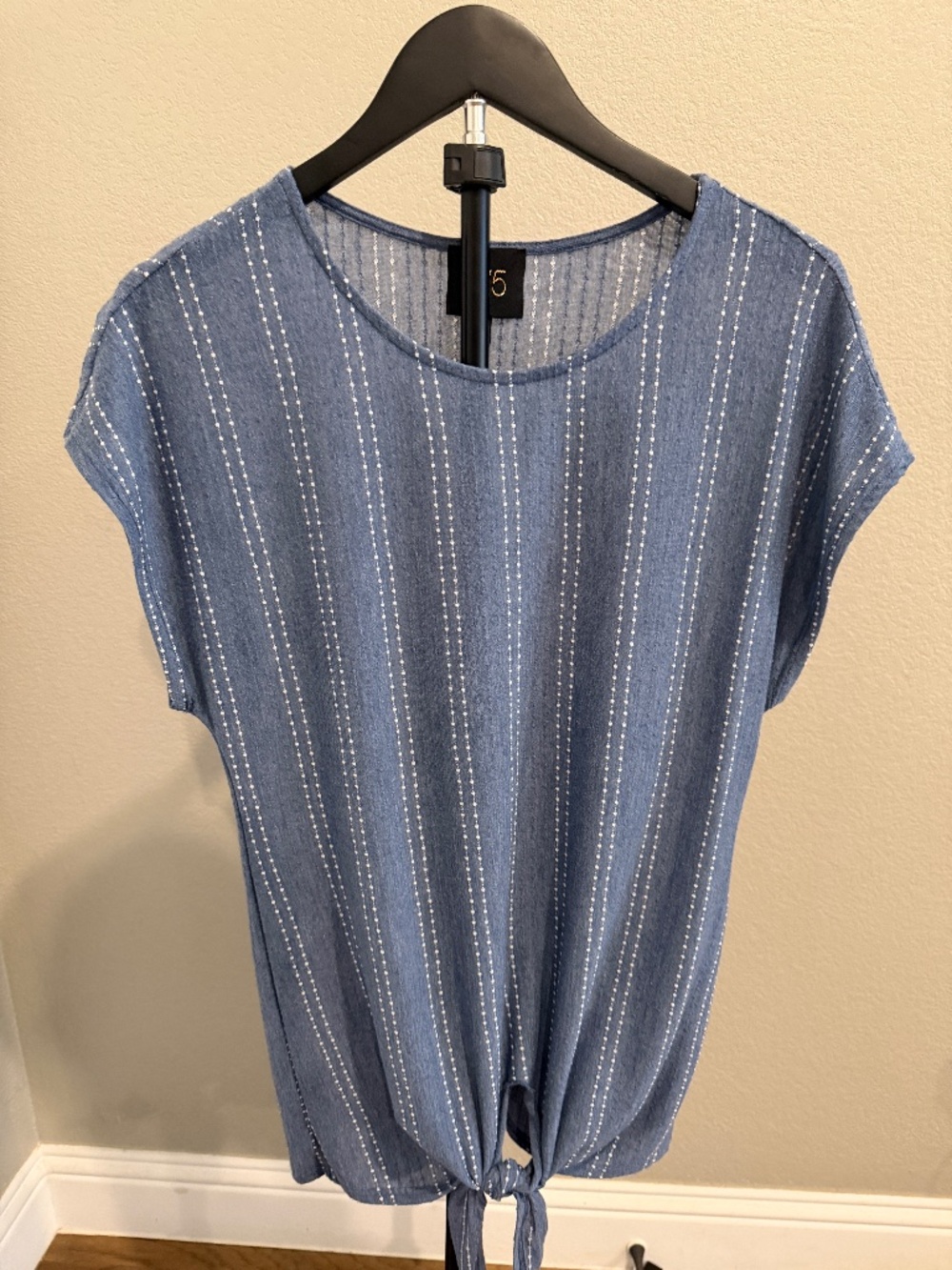 Blue and white textured top with tie at waist size medium